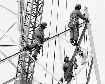 通信鐵塔檢修安全防墜器的應用